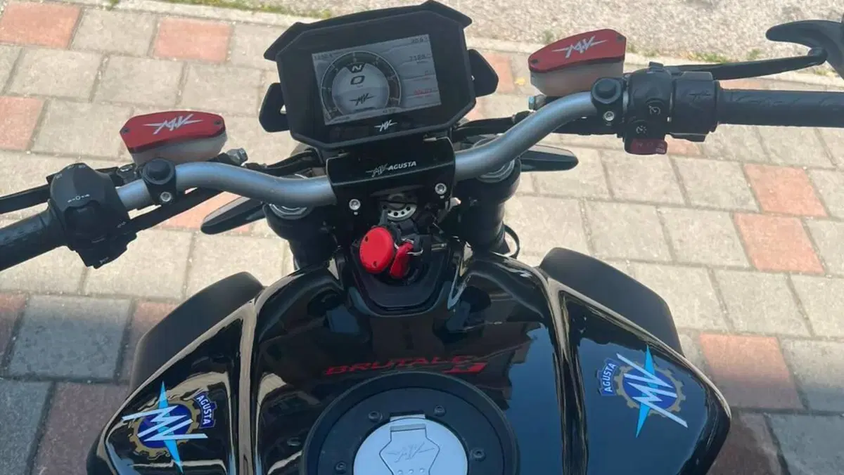 MV Agusta Brutale 800 R (2023 - 25)  (4)