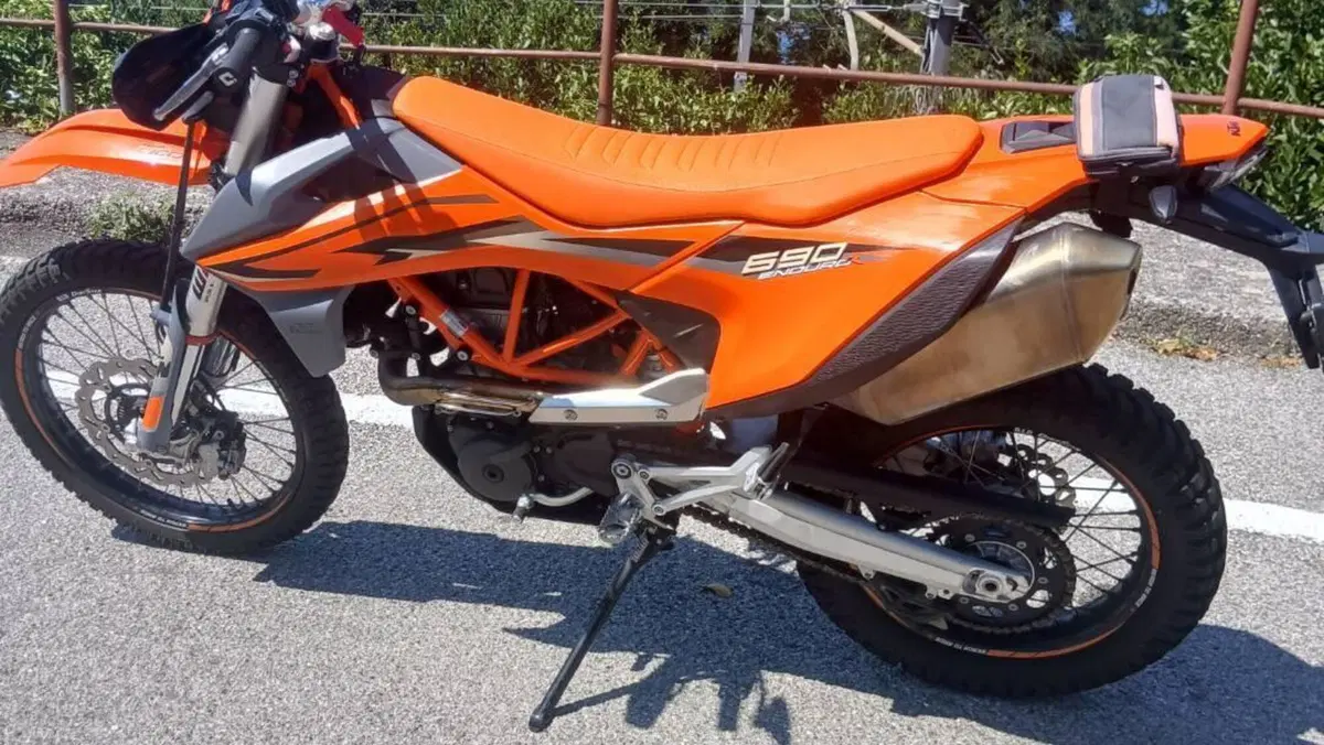 KTM 690 Enduro R (2022 - 25)  (4)