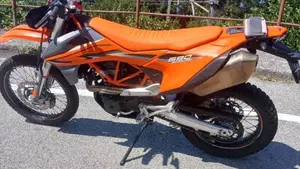 KTM 690 Enduro R (2022 - 25)  (4)