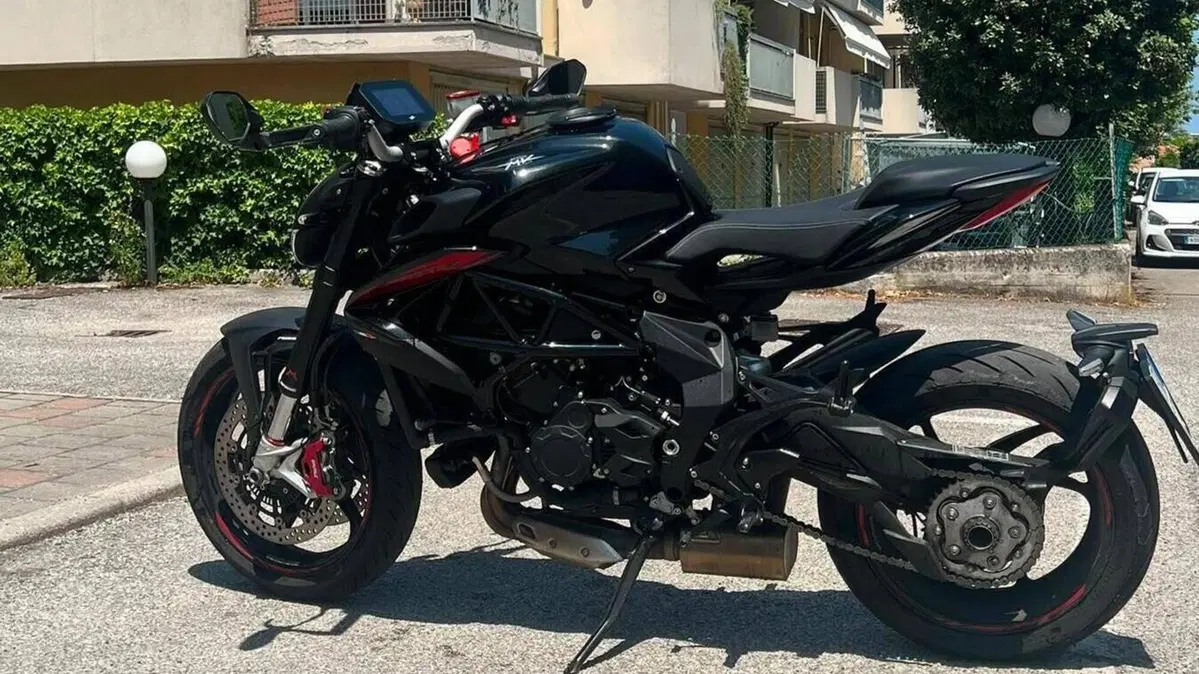 MV Agusta Brutale 800 R (2023 - 25)  (8)