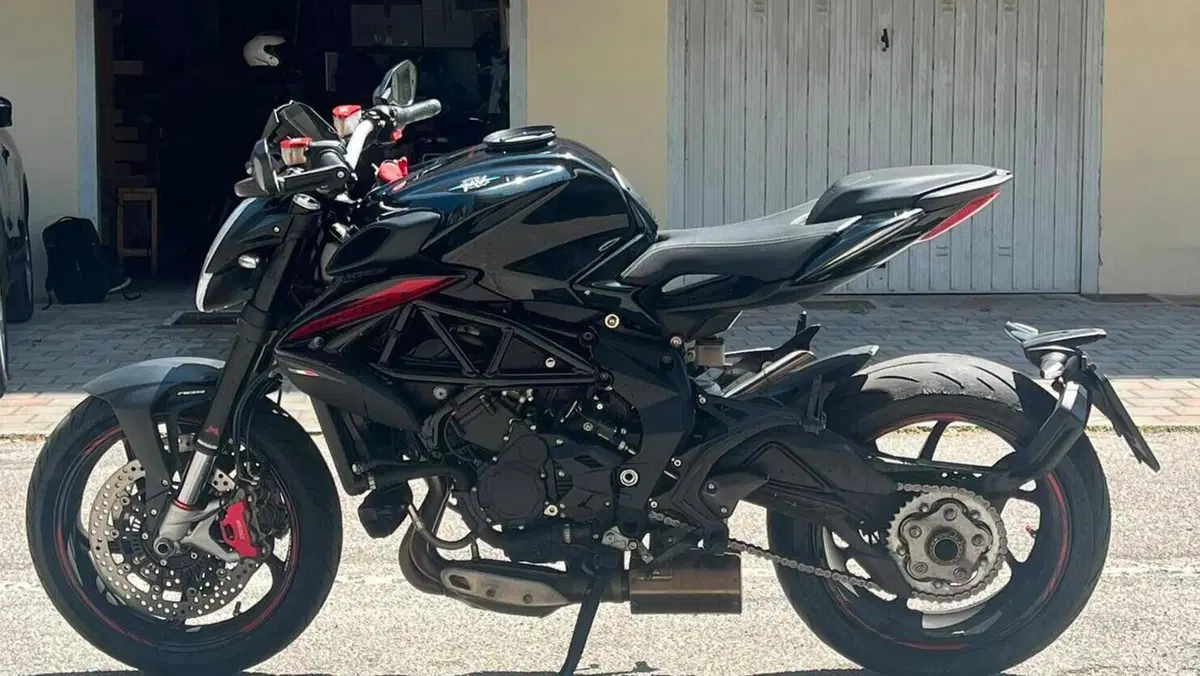 MV Agusta Brutale 800 R (2023 - 25)  (9)