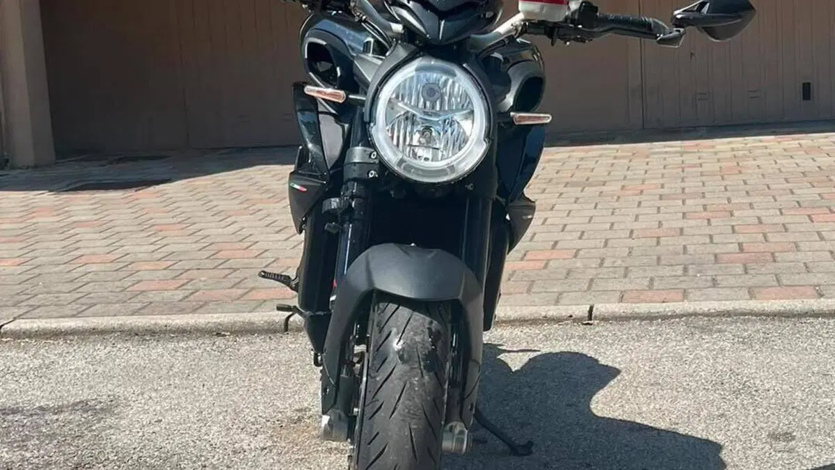 MV Agusta Brutale 800 R (2023 - 25)  (6)