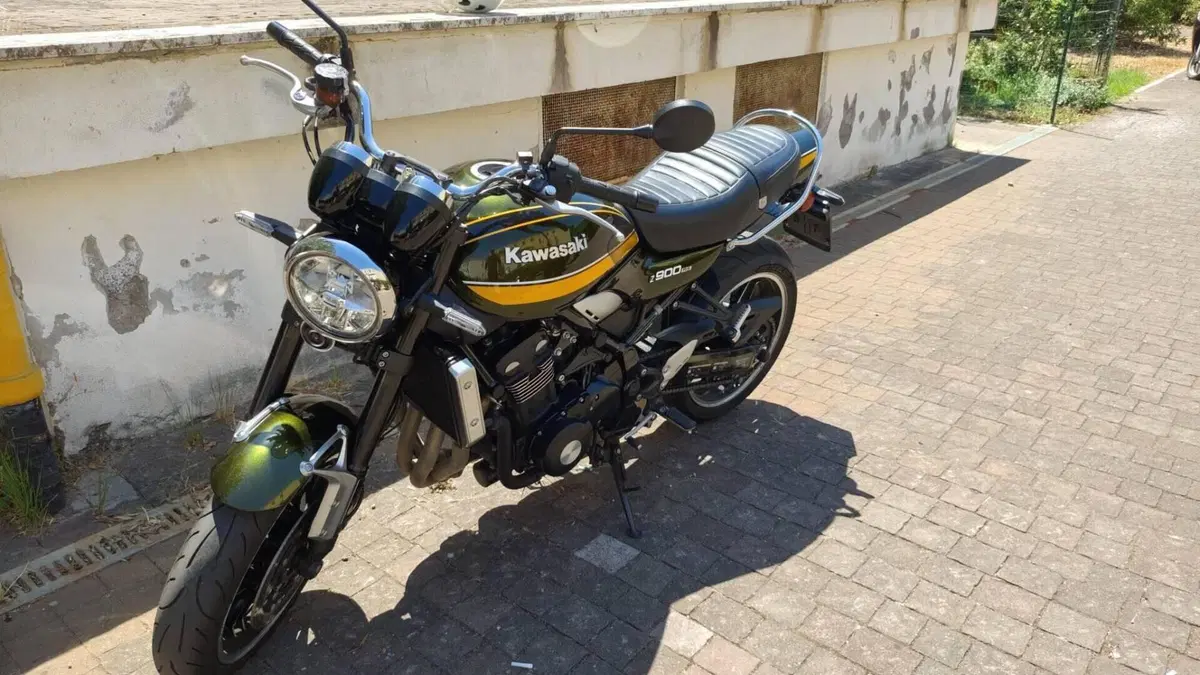 Kawasaki Z 900 RS (2021)  (6)