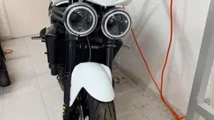 Triumph Speed Triple 1050 SE 15th Anniversary (2009 -10)  (4)