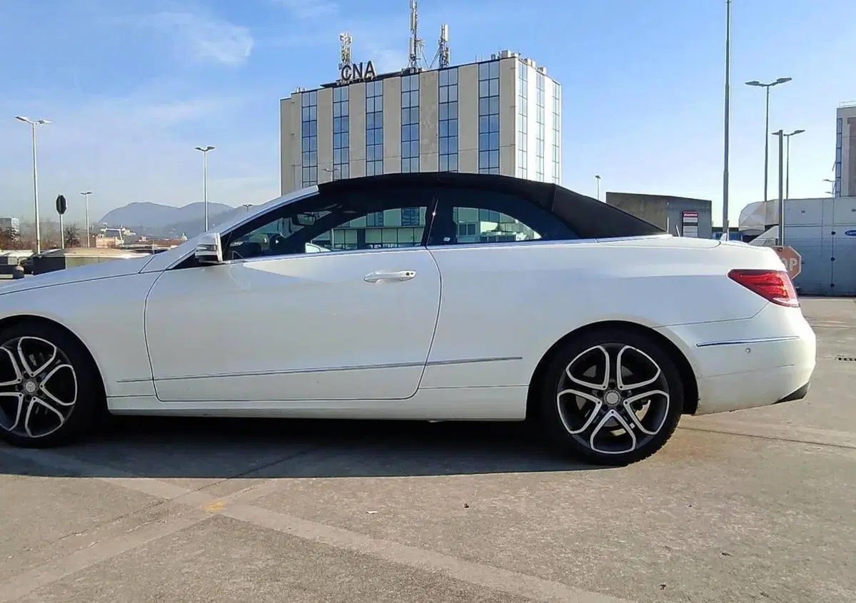 Mercedes-Benz Classe E Cabrio 220 d Cabrio Premium (3)
