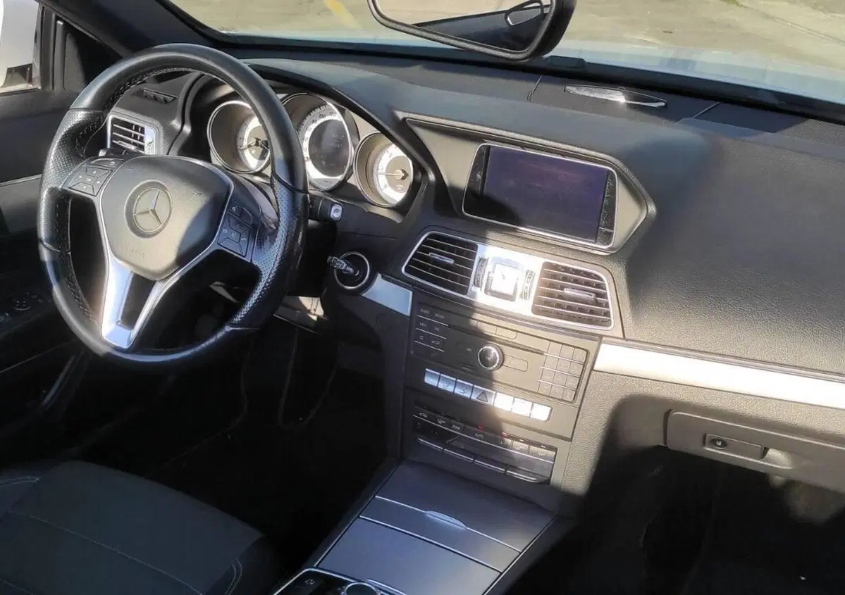 Mercedes-Benz Classe E Cabrio 220 d Cabrio Premium (9)