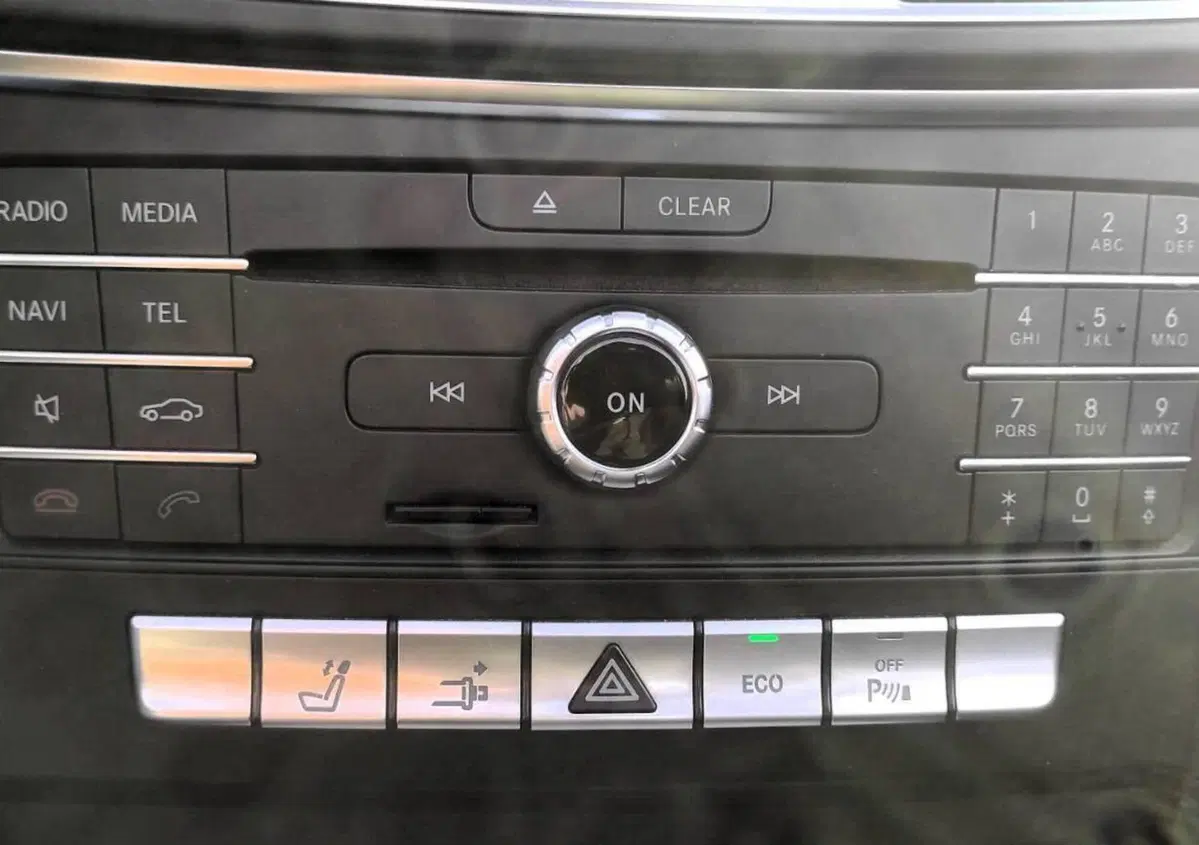 Mercedes-Benz Classe E Cabrio 220 d Cabrio Premium (13)