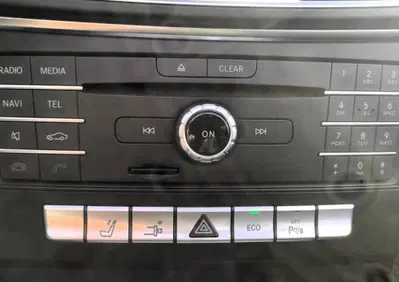 Mercedes-Benz Classe E Cabrio 220 d Cabrio Premium (13)