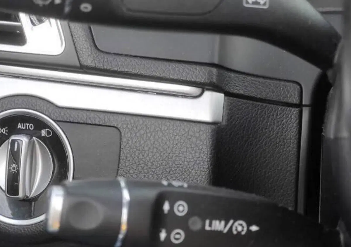 Mercedes-Benz Classe E Cabrio 220 d Cabrio Premium (16)