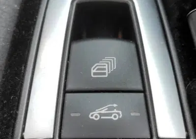 Mercedes-Benz Classe E Cabrio 220 d Cabrio Premium (18)