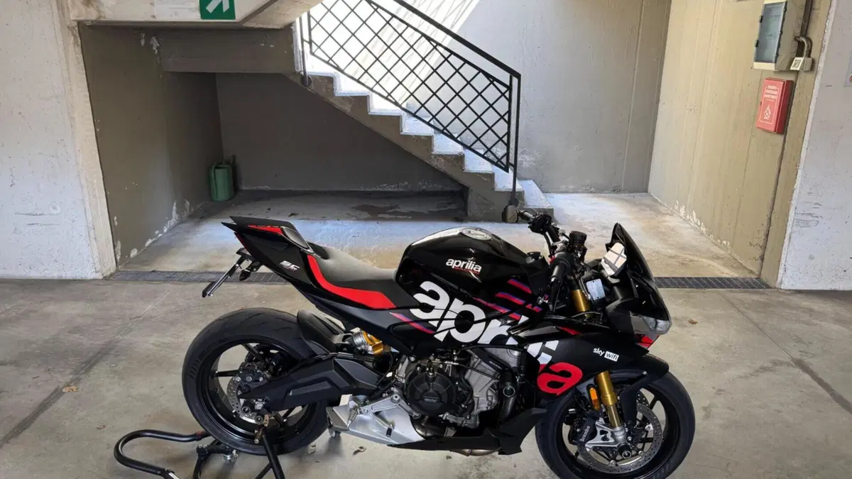 Aprilia Tuono 660 Factory (2025 - 26)  (2)