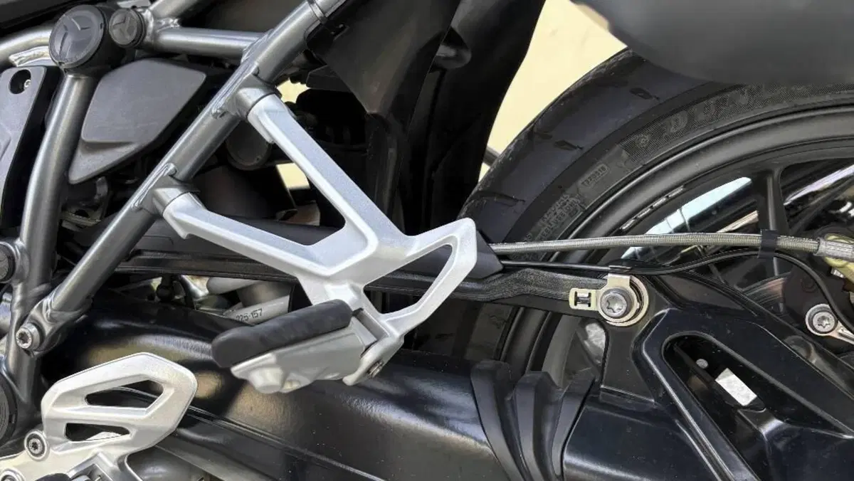 Bmw R 1200 R (2015 - 16)  (8)