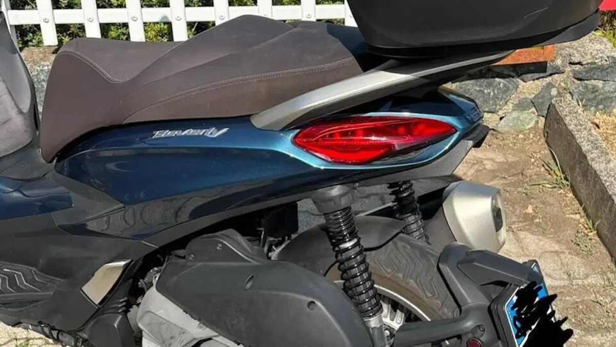 Piaggio Beverly 300 Hpe (2021)  (3)