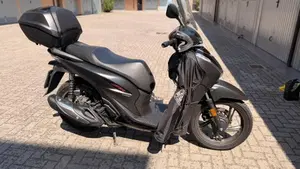 Honda SH 150i Sport (2022 - 23)  (2)