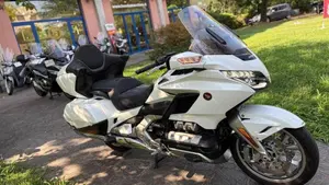 Honda GL 1800 Gold Wing Tour DCT & Airbag (2022 - 24)  (5)