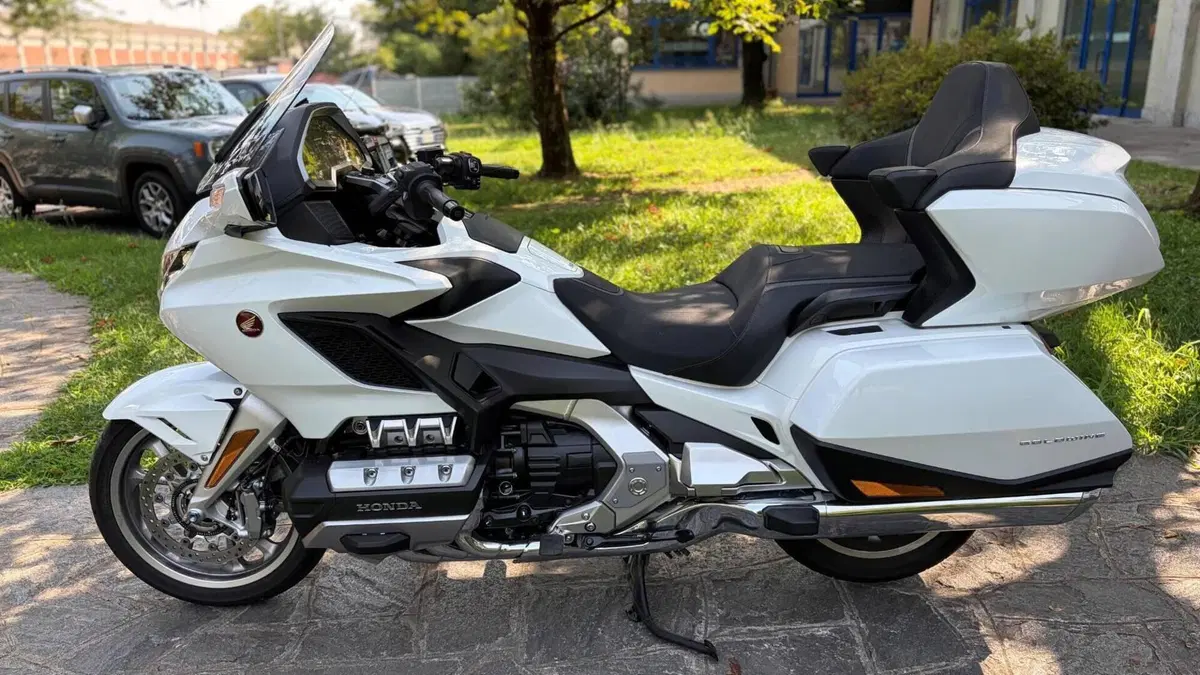 Honda GL 1800 Gold Wing Tour DCT & Airbag (2022 - 24) 