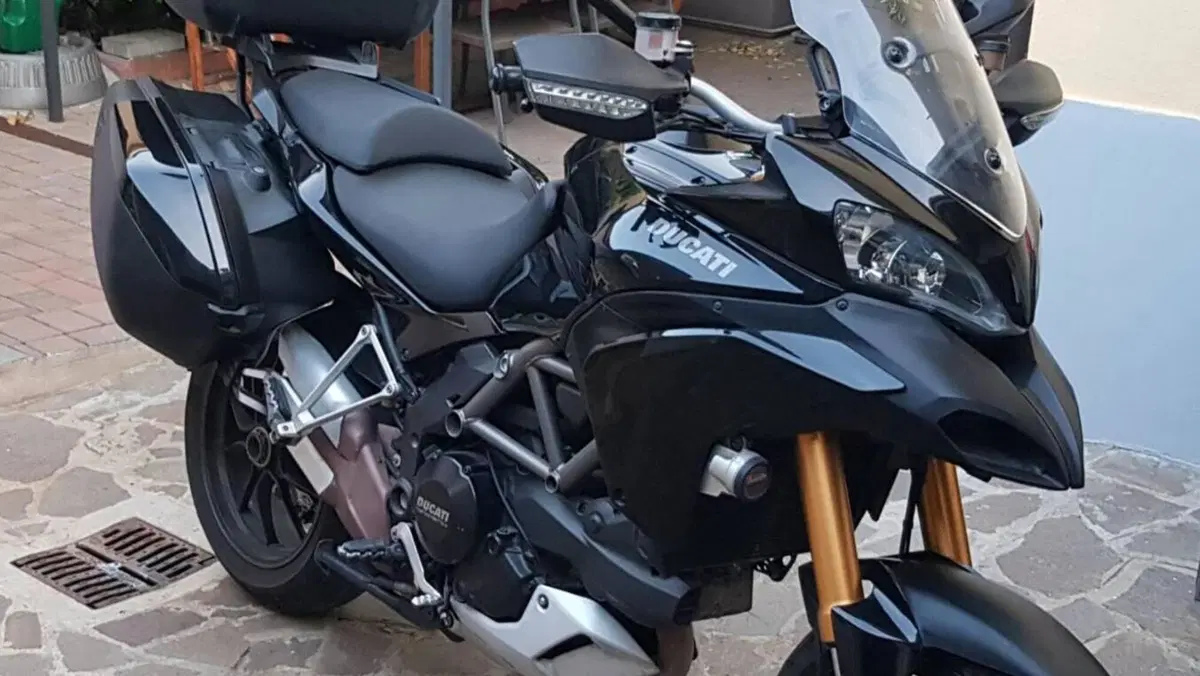 Ducati Multistrada 1200 S Touring (2010 - 12)  (2)