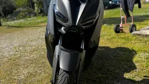 Yamaha X-Max 300 Tech Max (2021 - 24)  (2)
