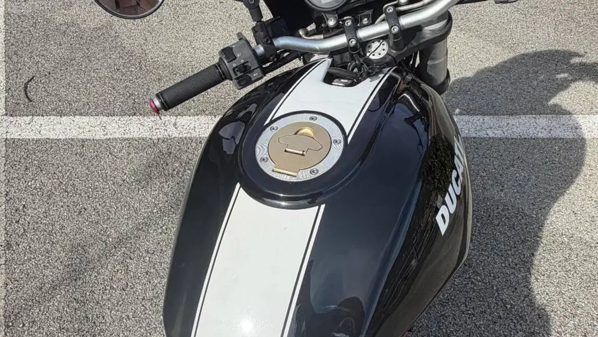 Ducati Monster 695 (2006 - 08)  (5)