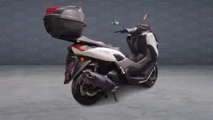 Yamaha N-Max 155 (2022 - 25)  (2)