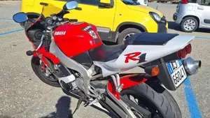 Yamaha YZF R1 (1998 - 99)  (5)
