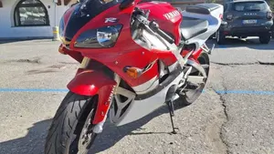 Yamaha YZF R1 (1998 - 99)  (9)