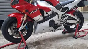 Yamaha YZF R1 (1998 - 99)  (10)