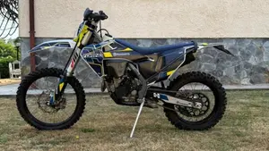 Husqvarna FE 250 (2022)  (2)