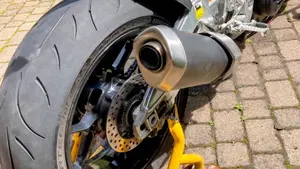 Aprilia Tuono V4 RR (2015 - 17)  (9)