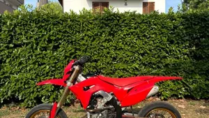Honda CRF 250R (2020)  (2)