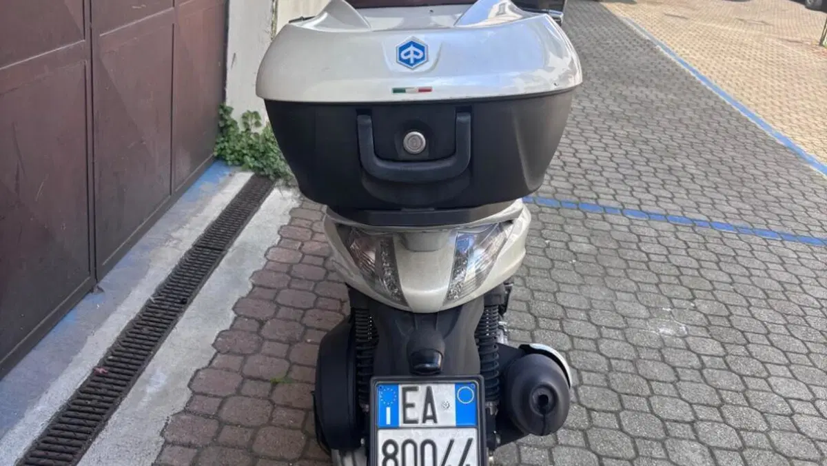 Piaggio Beverly 300 i.e. (2010 - 16)  (3)