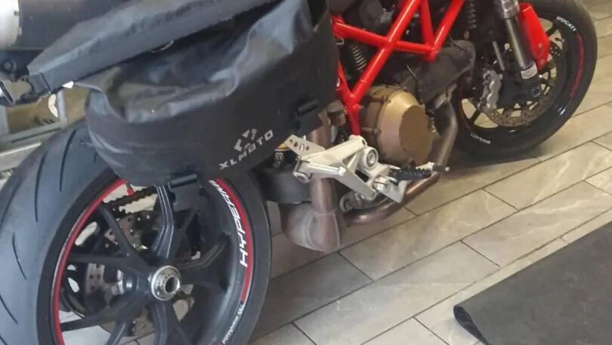 Ducati Hypermotard 1100 (2007 - 09)  (4)