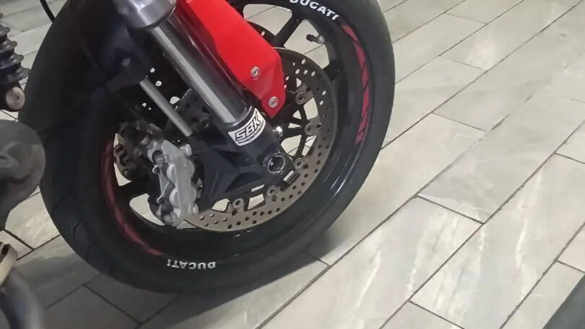 Ducati Hypermotard 1100 (2007 - 09)  (5)