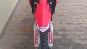 Honda CRF 250R (2020)  (2)