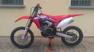 Honda CRF 250R (2020)  (3)