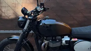 Triumph Scrambler 900 Stealth Edition (2024)  (2)