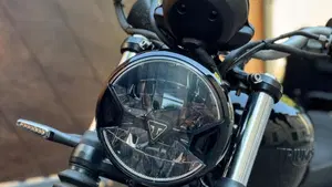 Triumph Scrambler 900 Stealth Edition (2024)  (4)
