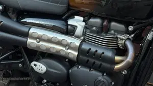 Triumph Scrambler 900 Stealth Edition (2024)  (10)