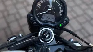 Triumph Scrambler 900 Stealth Edition (2024)  (13)