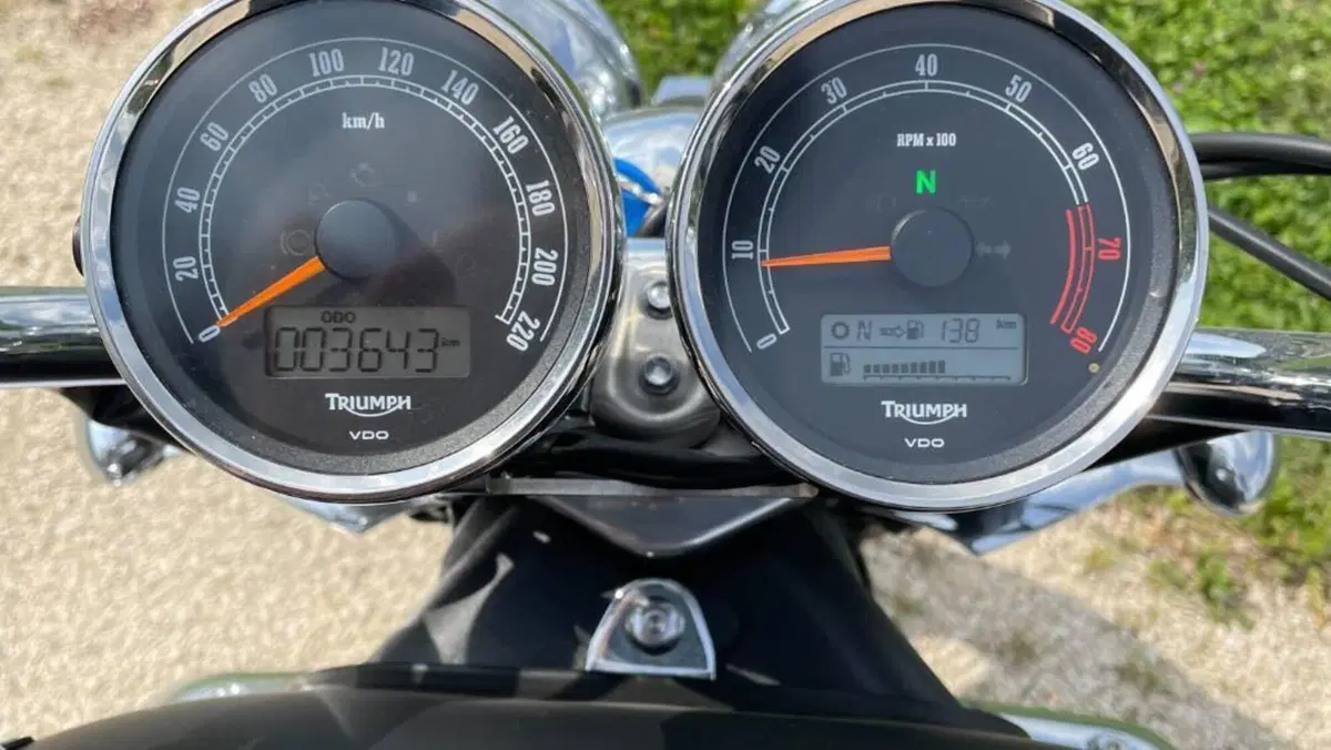 Triumph Rocket 3 Roadster ABS (2010 - 17)  (4)