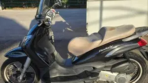Piaggio Beverly 250 i.e. (2004 - 06)  (3)