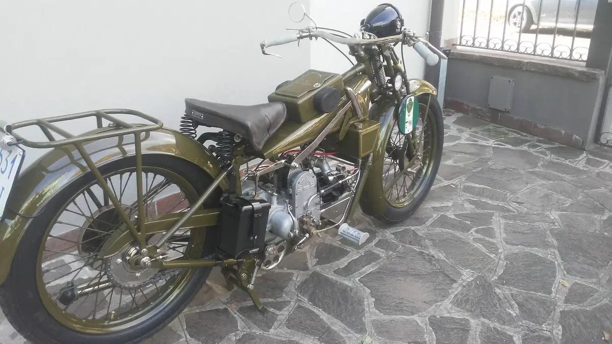 Moto Guzzi   (4)