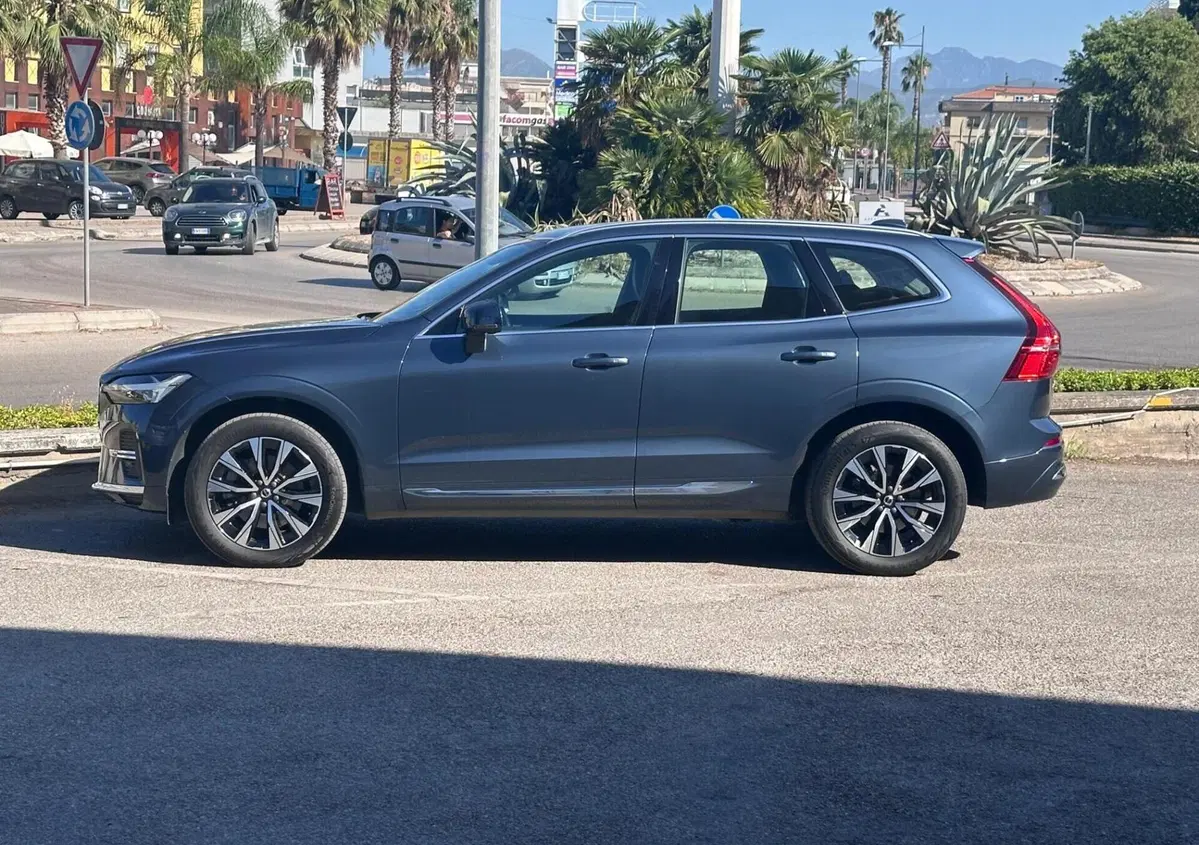 Volvo XC60 B4 (d) AWD automatico Plus Bright N1