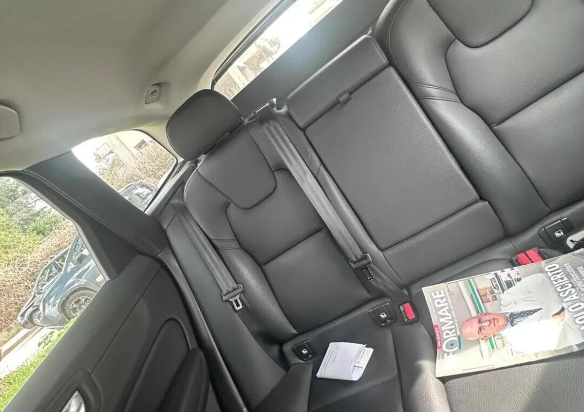 Volvo XC60 B4 (d) AWD automatico Plus Bright N1 (8)