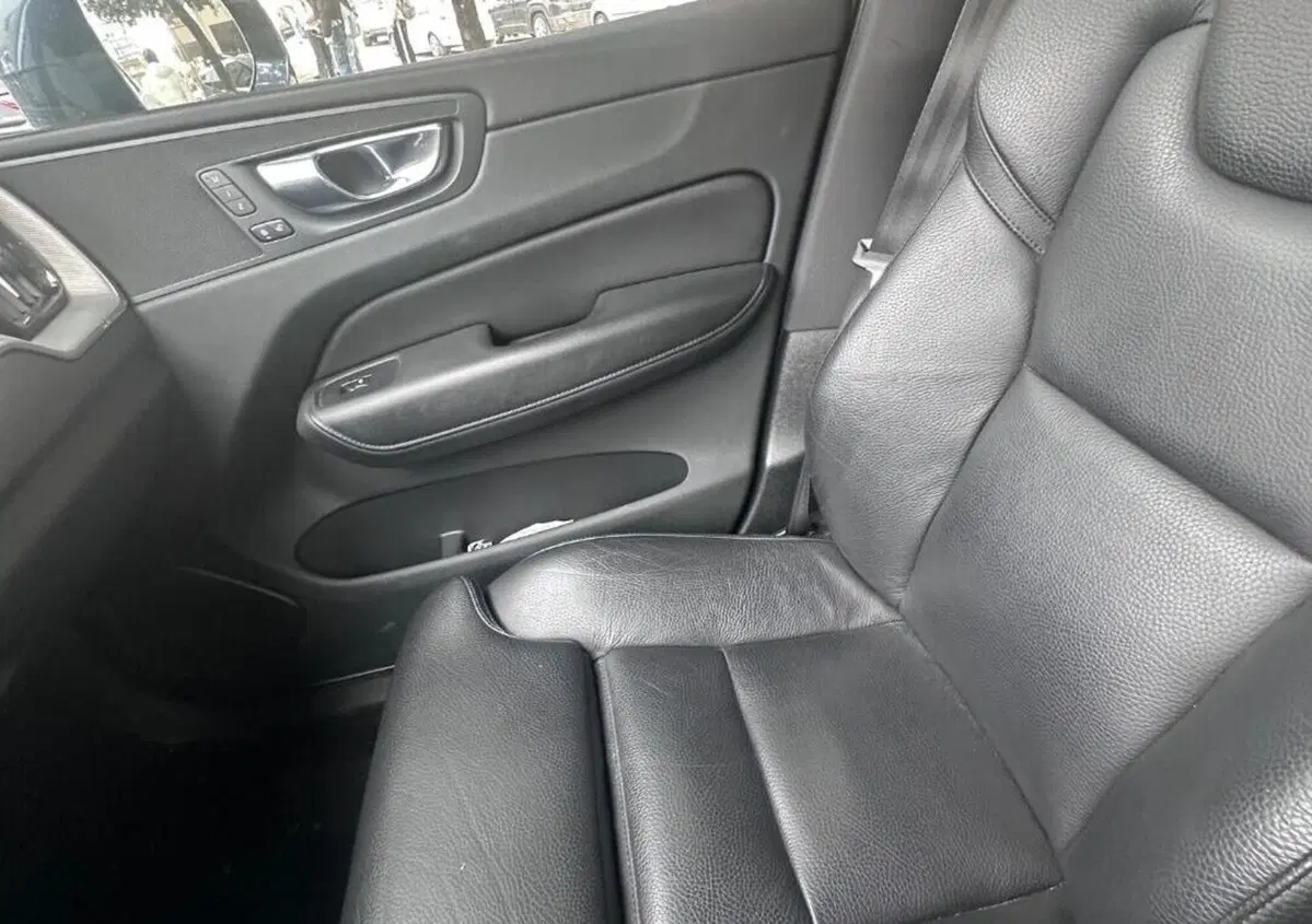 Volvo XC60 B4 (d) AWD automatico Plus Bright N1 (10)
