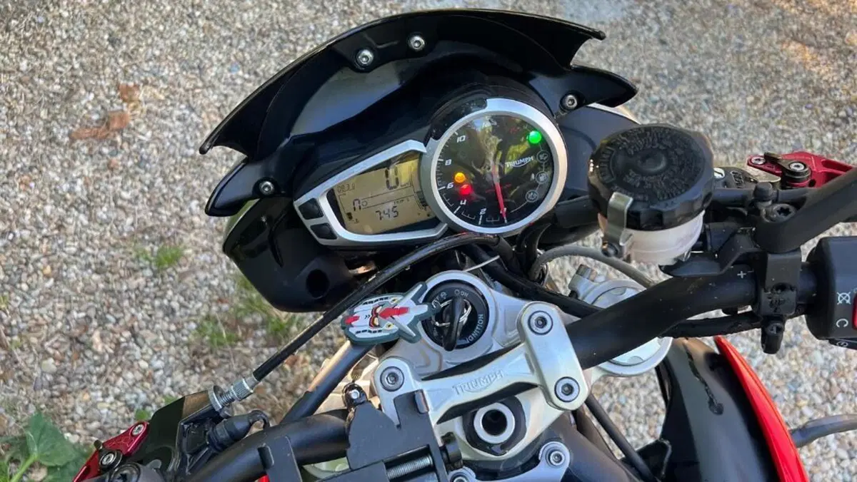 Triumph Street Triple RX ABS (2016 - 17)  (4)