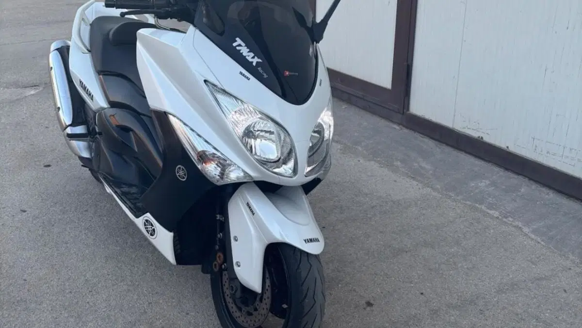 Yamaha T-Max 500 White Max (2010 - 11)  (2)