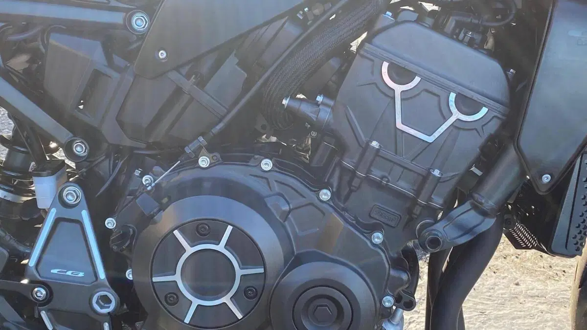 Honda CB 1000 R Black Edition (2021 - 25)  (2)