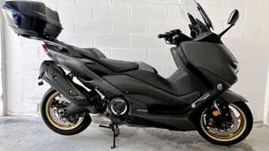 Yamaha T-Max 560 Tech Max (2021)  (3)