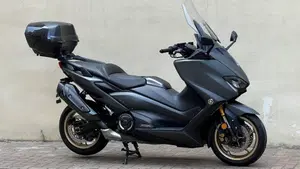 Yamaha T-Max 560 Tech Max (2021)  (4)